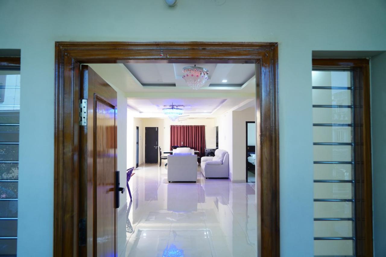 Апартаменты Ramya Grand Вишакхапатнам Экстерьер фото